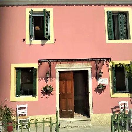 River House Maria Nyaraló