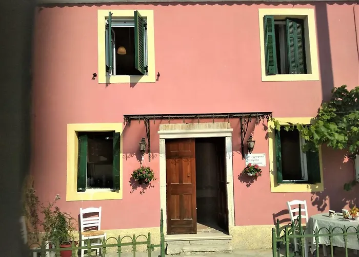 River House Maria Nyaraló